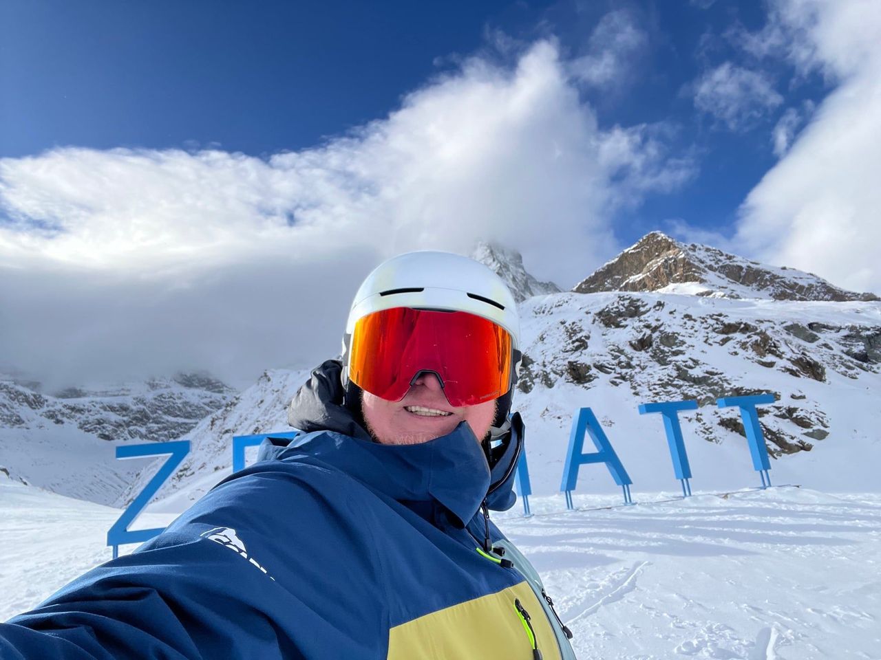 Private Ski Lessons in Zermatt with Matterhorn Views