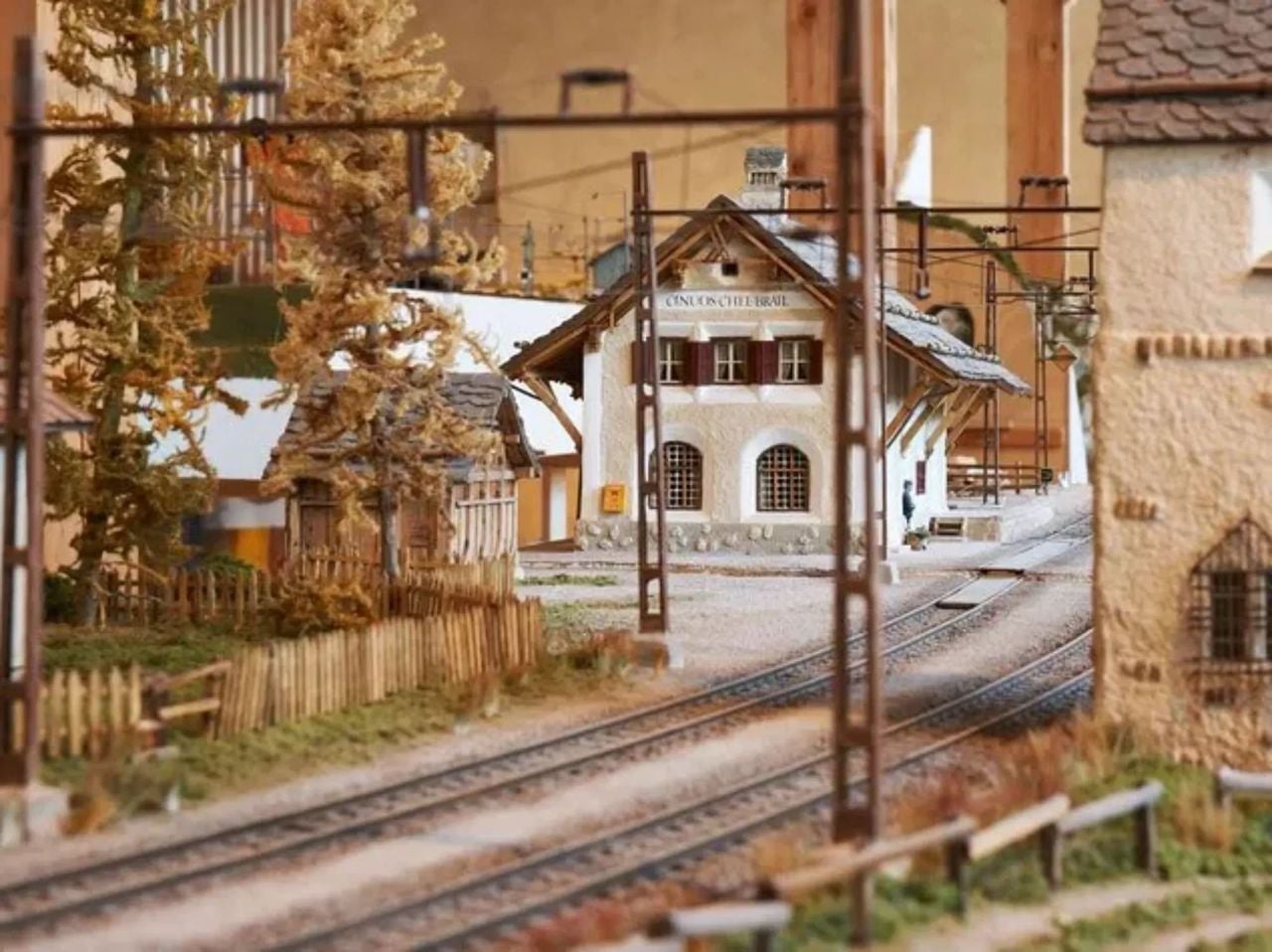 Ab Zürich: Mit der Rhätischen Bahn zum Viadukt, dem Albula-Eisenbahnmuseum und St. Moritz