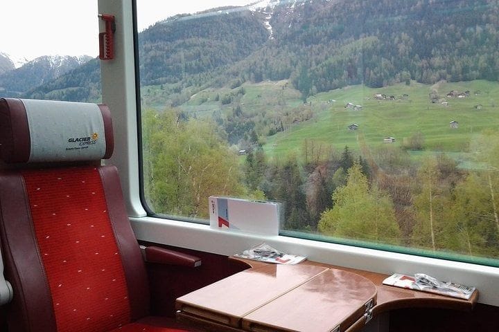 Depuis Zurich : excursion privée d’une journée à bord du Glacier Express, de Coire à Brigue