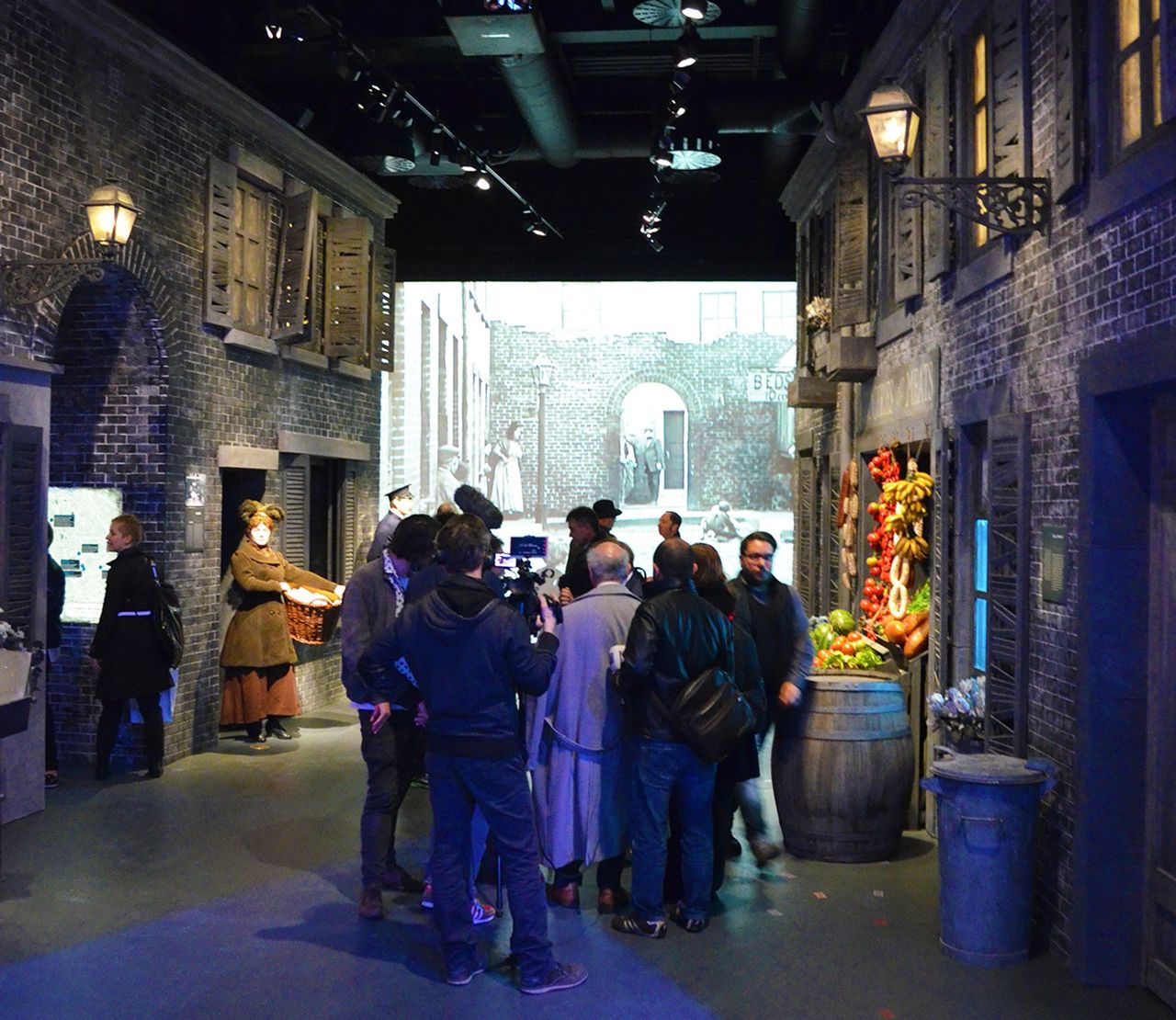 Ab Lausanne: Bustour Riviera mit Chaplin’s World, Montreux und Chillon