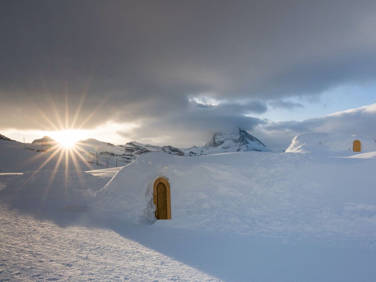 Overnight stay in a Romantic Igloo in Zermatt