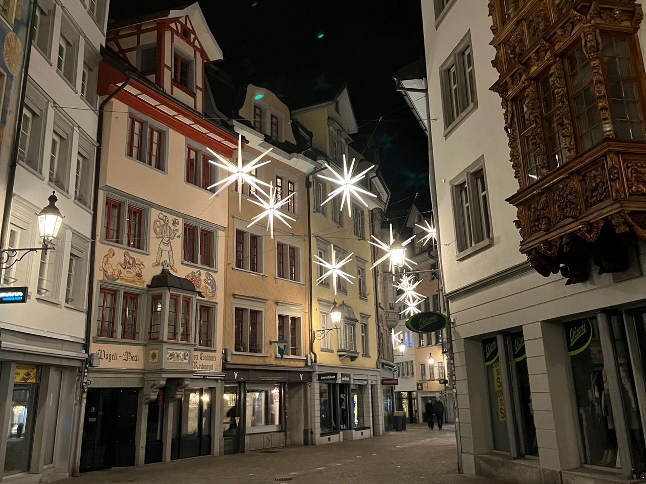 Winterlicher Genussbummel unter Sternen in St. Gallen