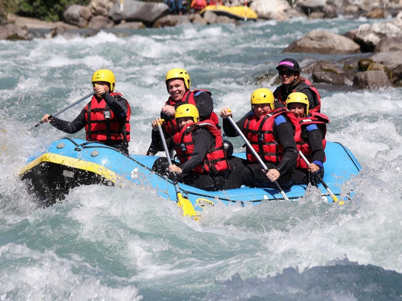 Wildwasser-Rafting auf der Rhône im Wallis