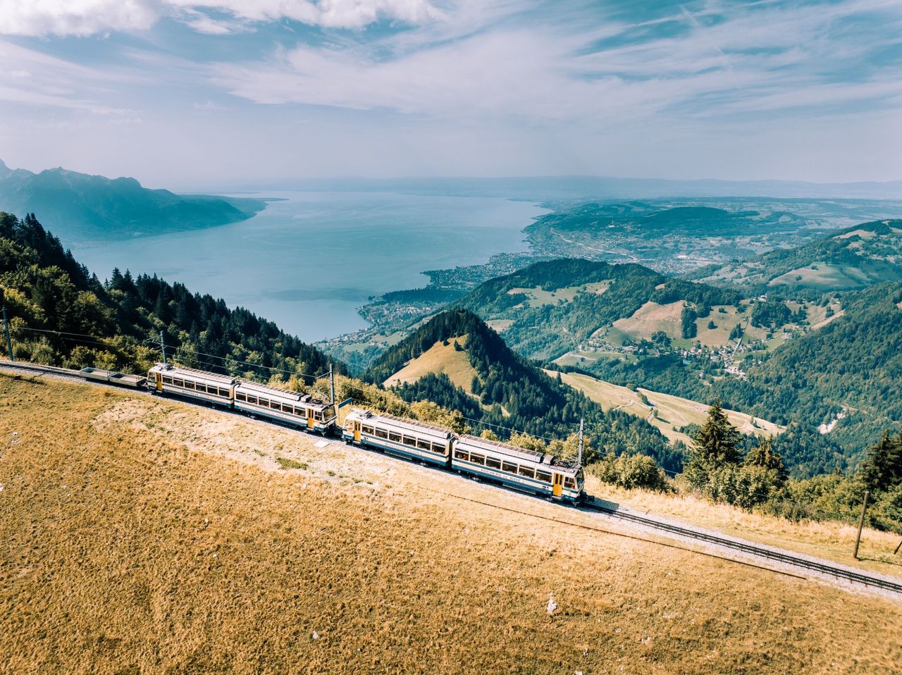 Jízdenka Golden Pass Express z Interlaken Ost nebo Montreux (bez rezervace)
