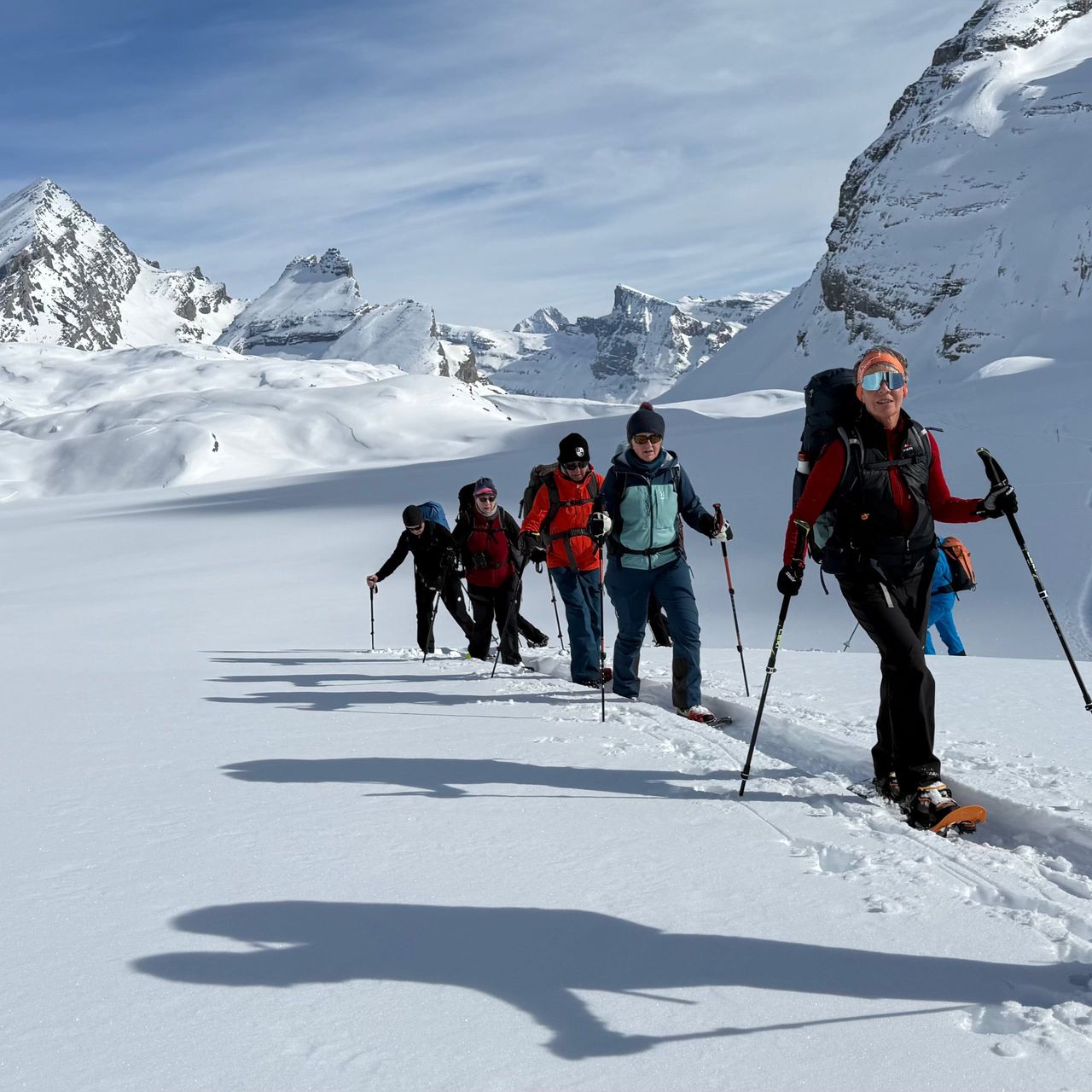 Guided snowshoe hike to Lämmerenhütte SAC on the Gemmi