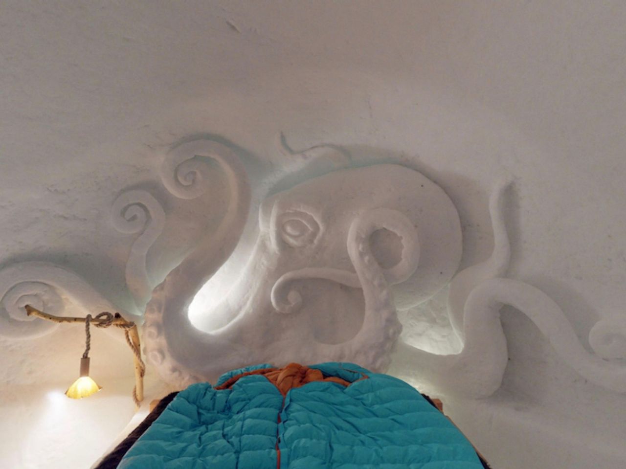 Overnight stay in a Romantic Igloo in Zermatt