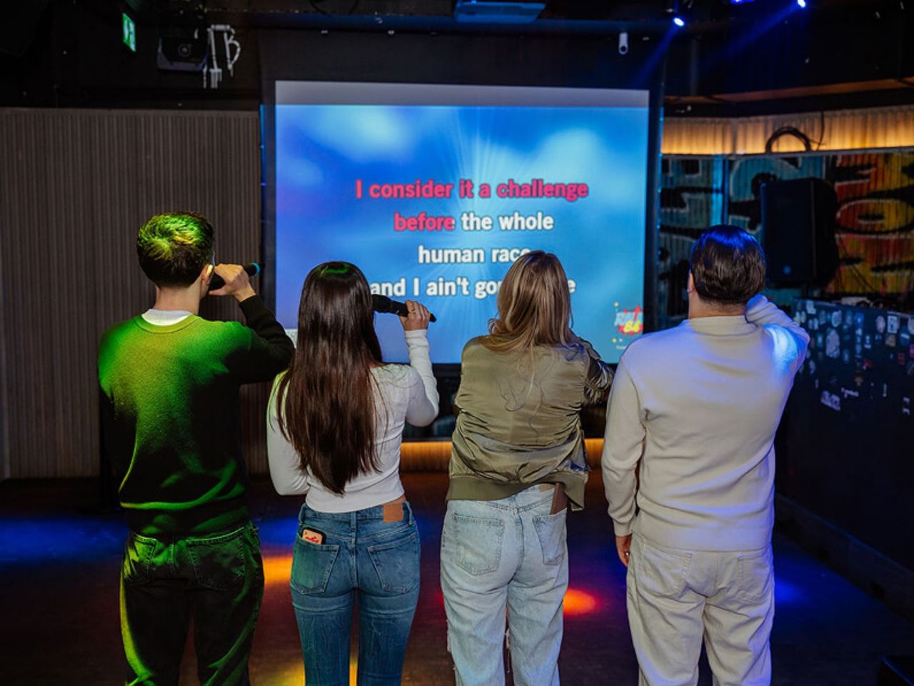 Karaoke privat im Raum 84 in Zürich