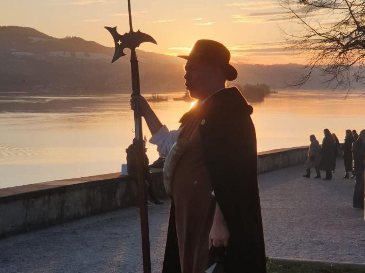 Nachtwächter Schiff mit Suppe ab Rapperswil