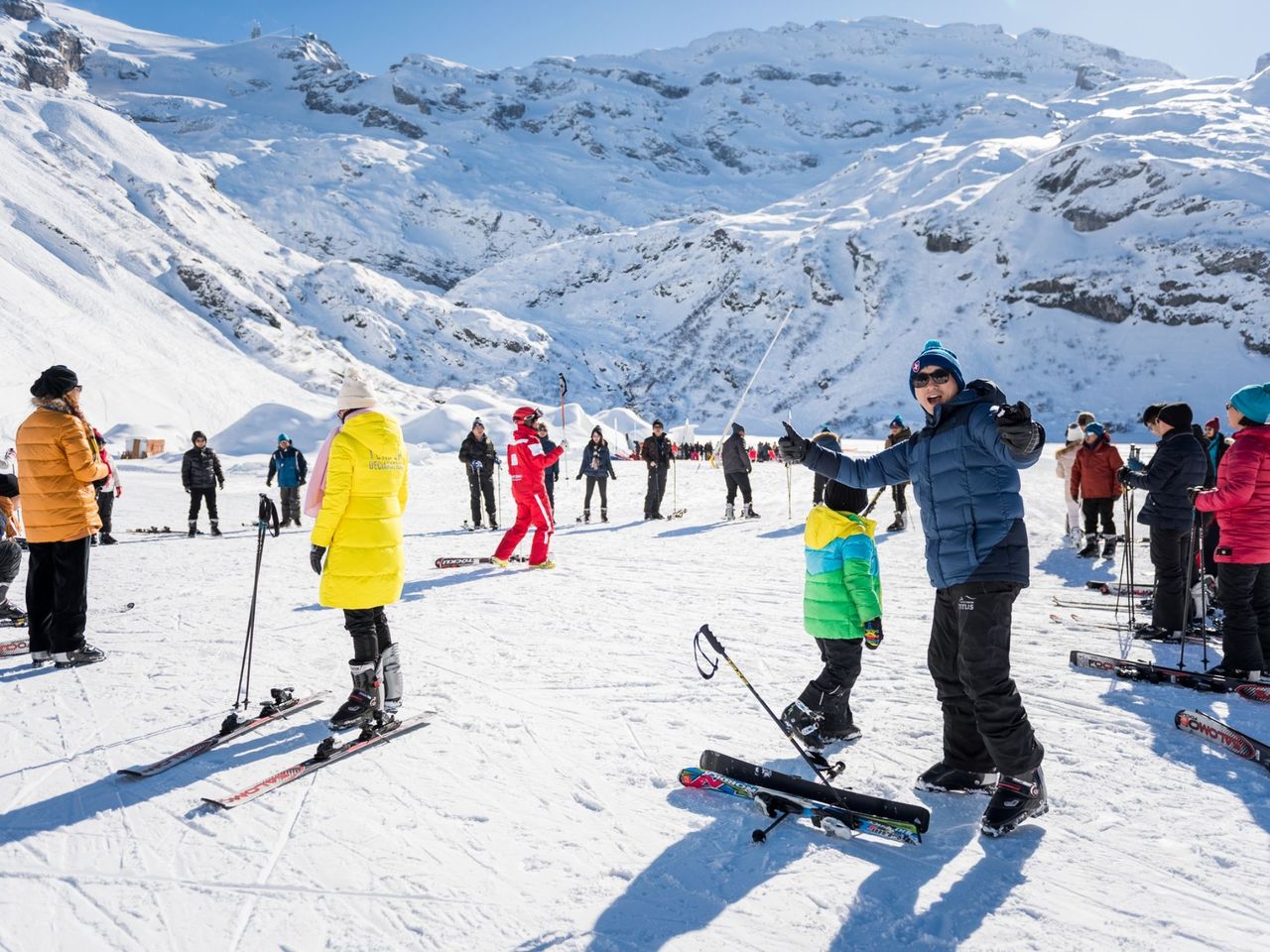 Depuis Zurich : Excursion d'une journée au Titlis pour débutants au ski