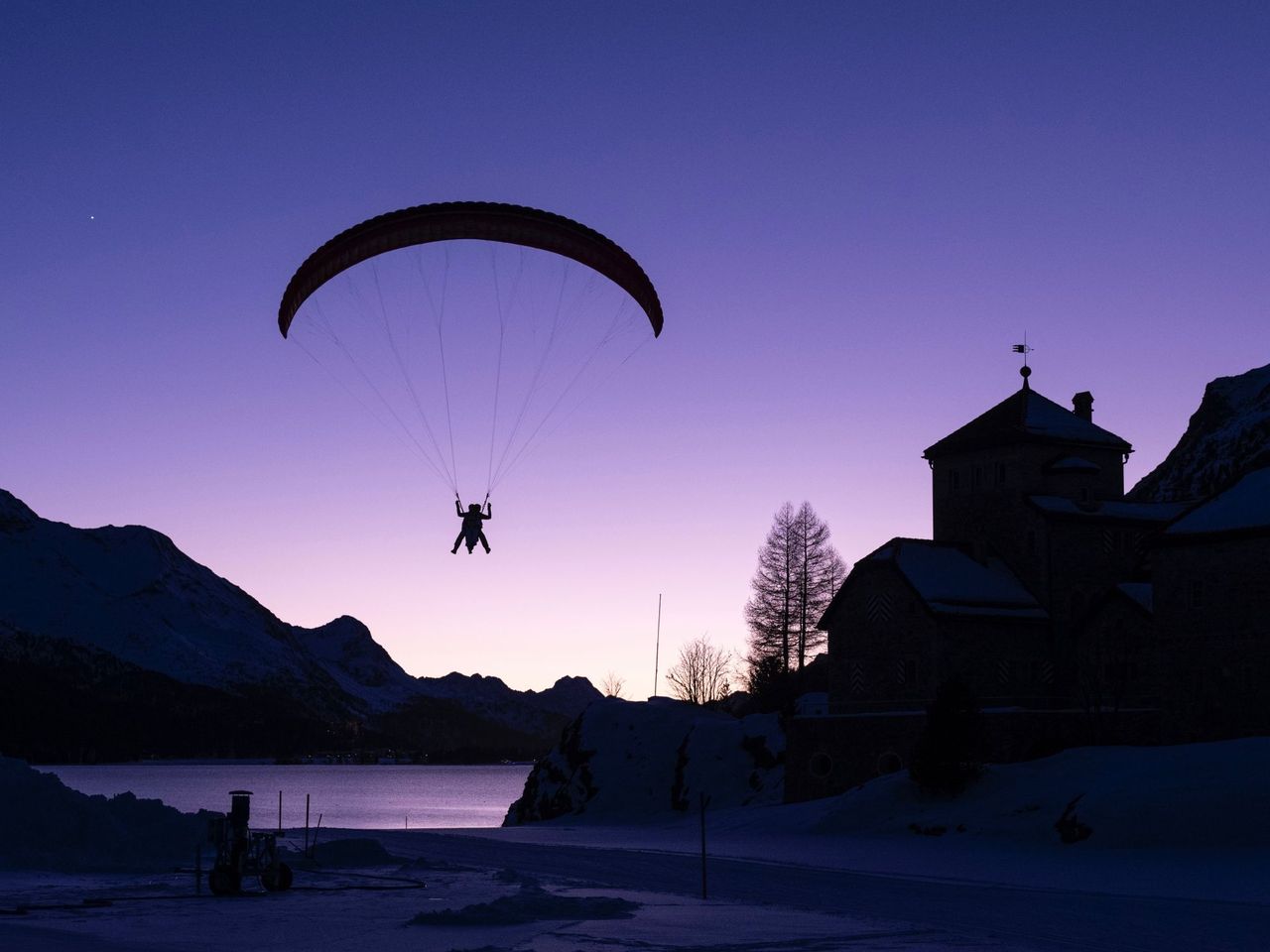 Vollmondflug mit dem Gleitschirm im Engadin