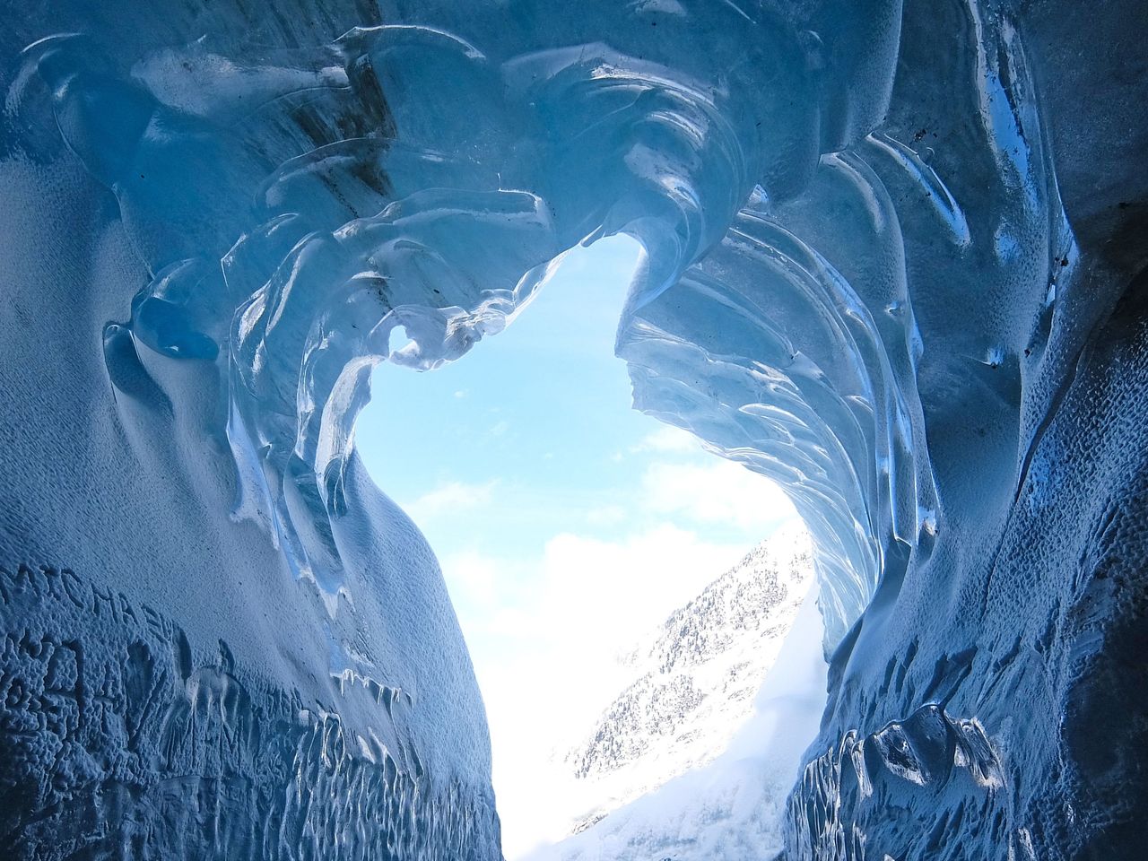 From Geneva: Bus tour to Chamonix Mont Blanc including Mer de Glace