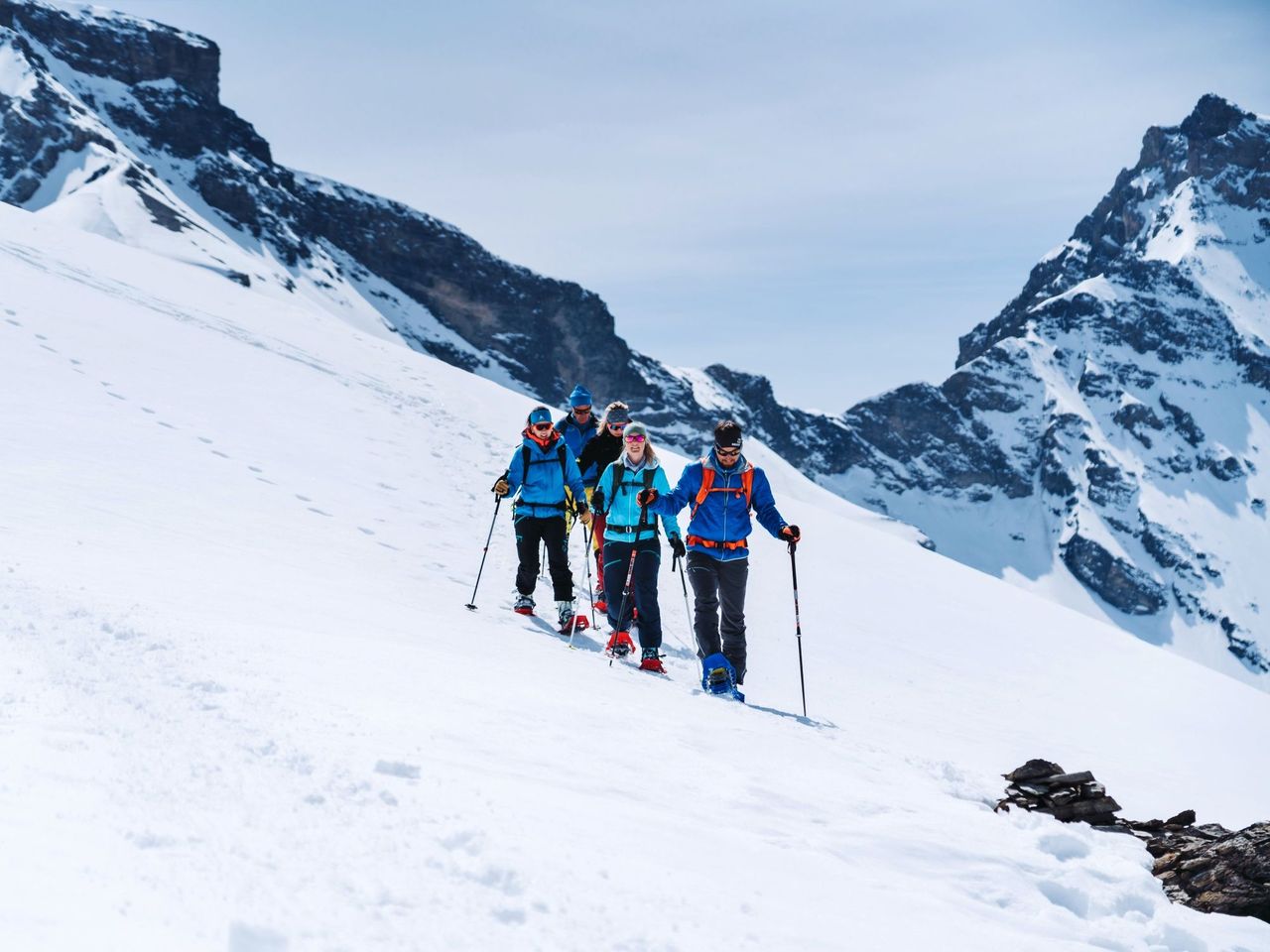 Private snowshoe hike in Adelboden with apéro