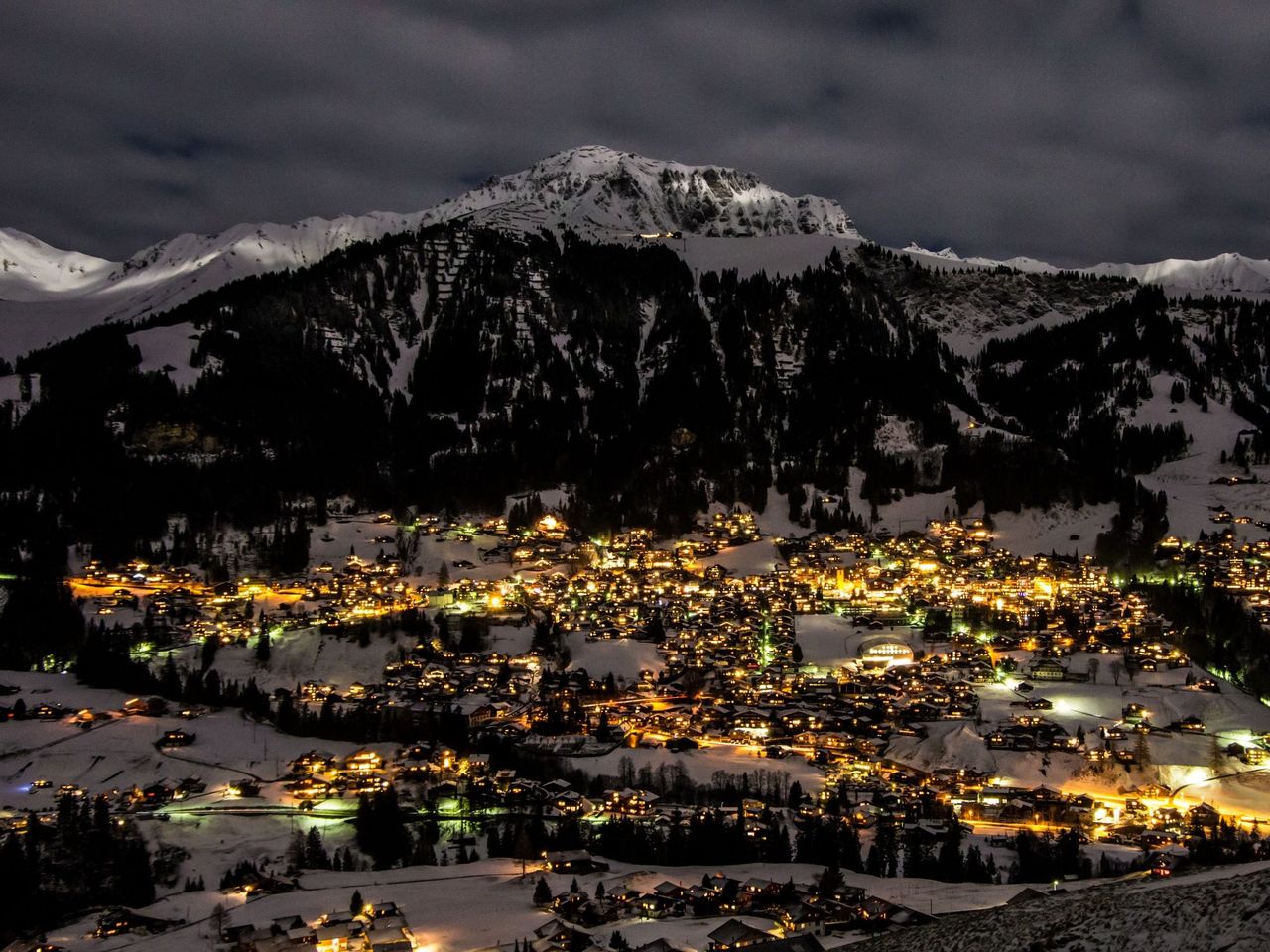 Schneeschuhwanderung mit Raclette in Adelboden