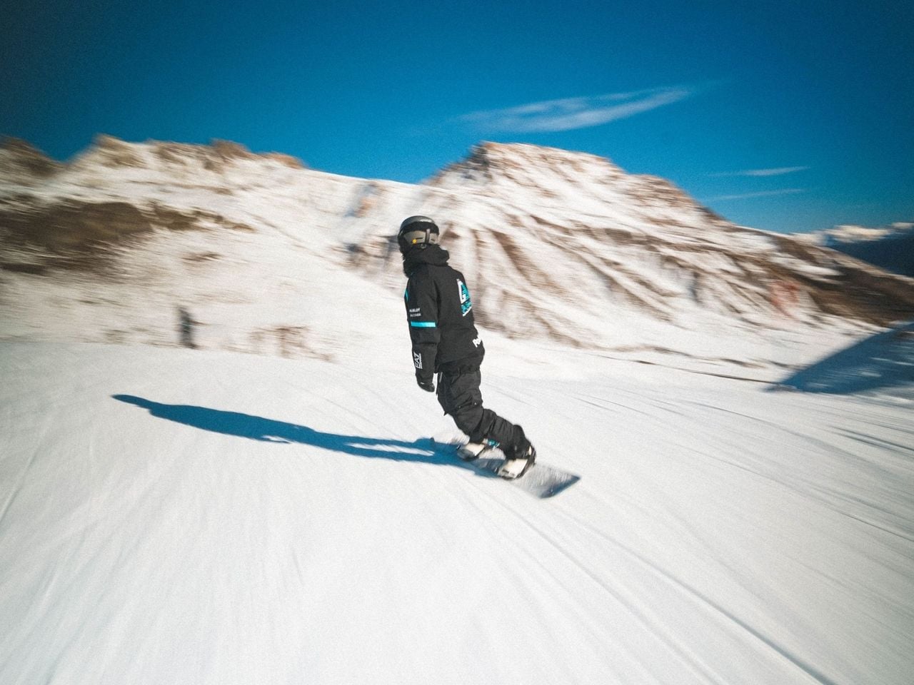 Private Snowboarding Lessons in Crans Montana