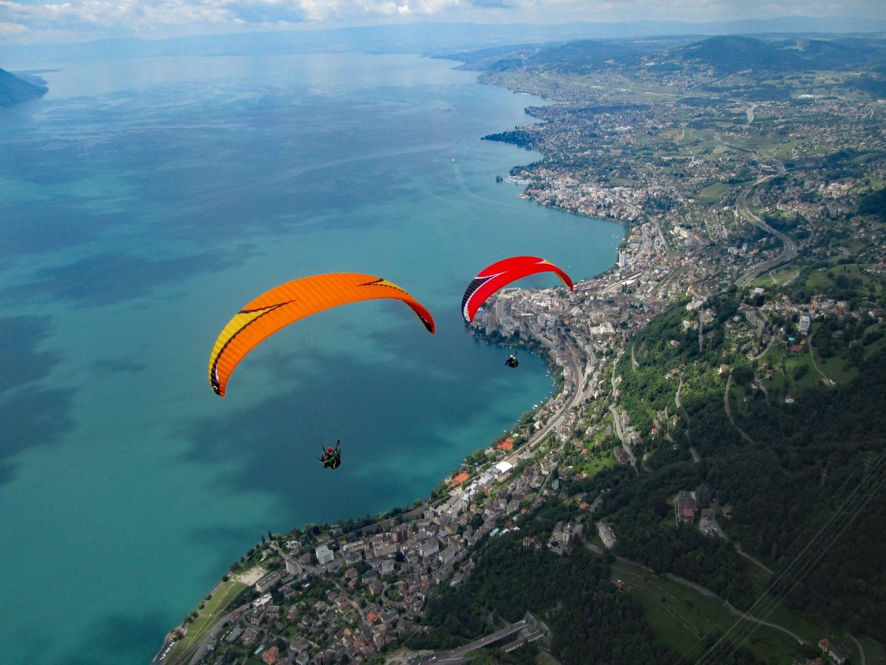 Montreux Gleitschirmfliegen Tandem über der Riviera