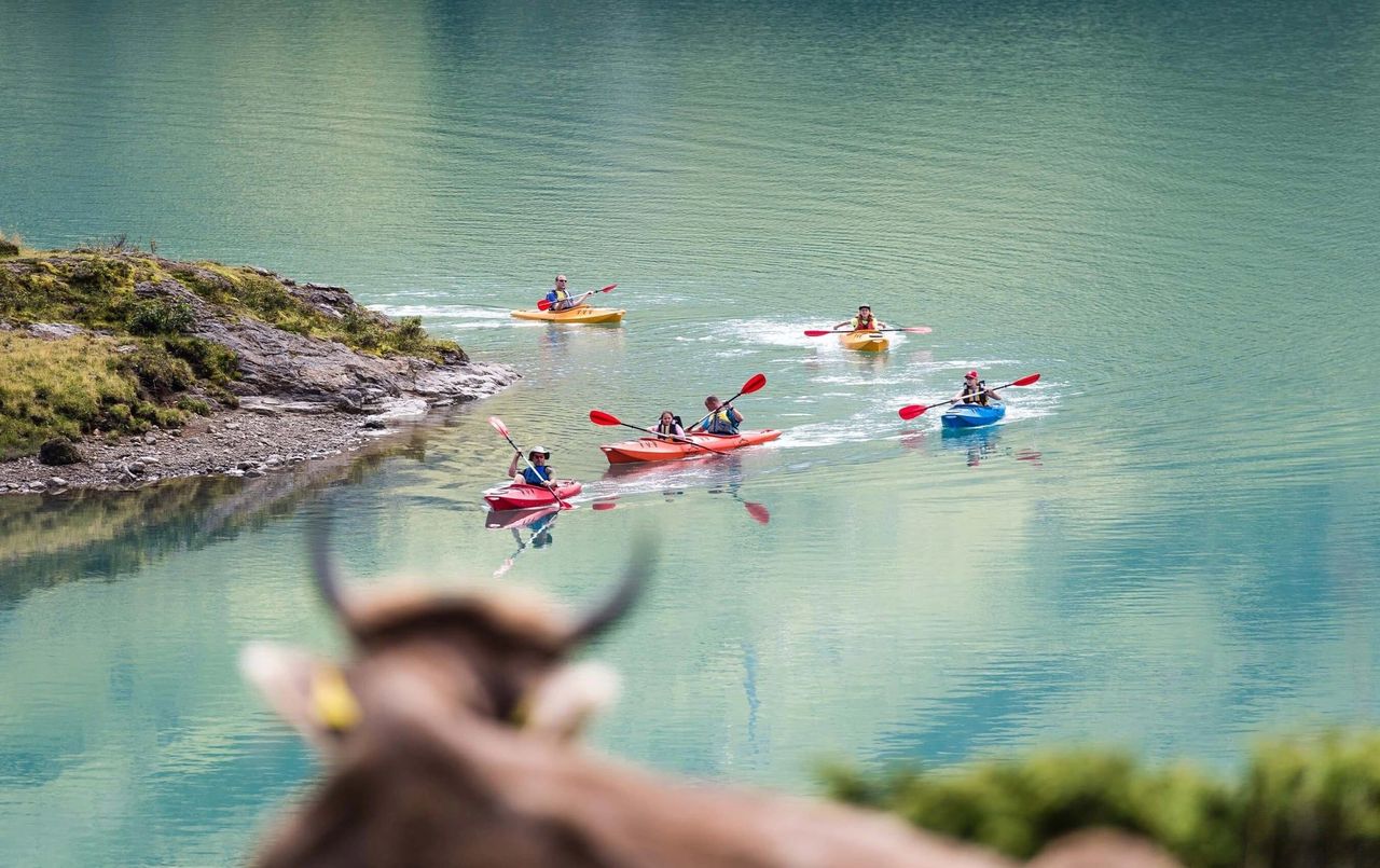 Guided kayaking tour on Trübsee in Engelberg