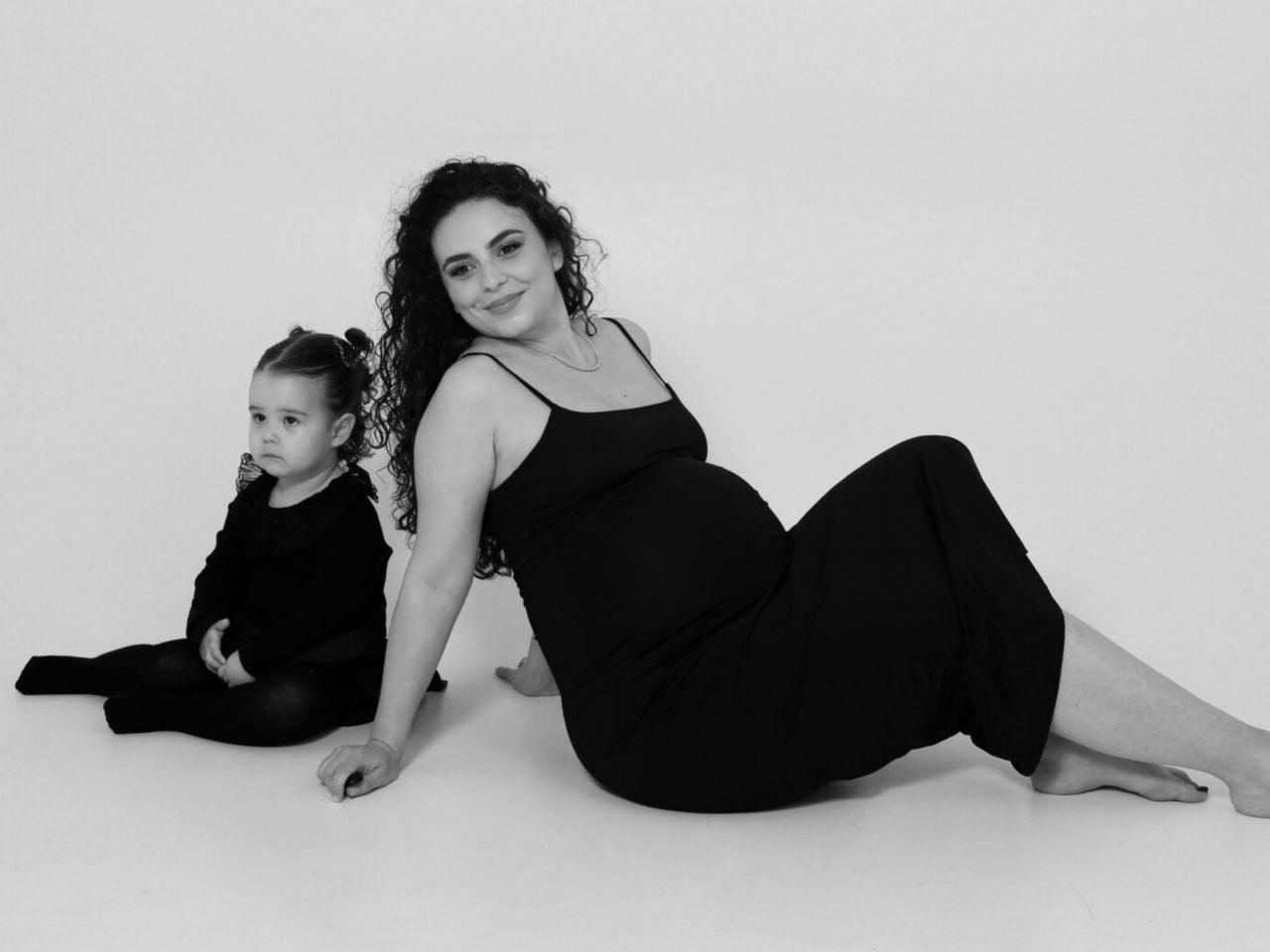 Pregnancy Belly Photoshoot in Bern