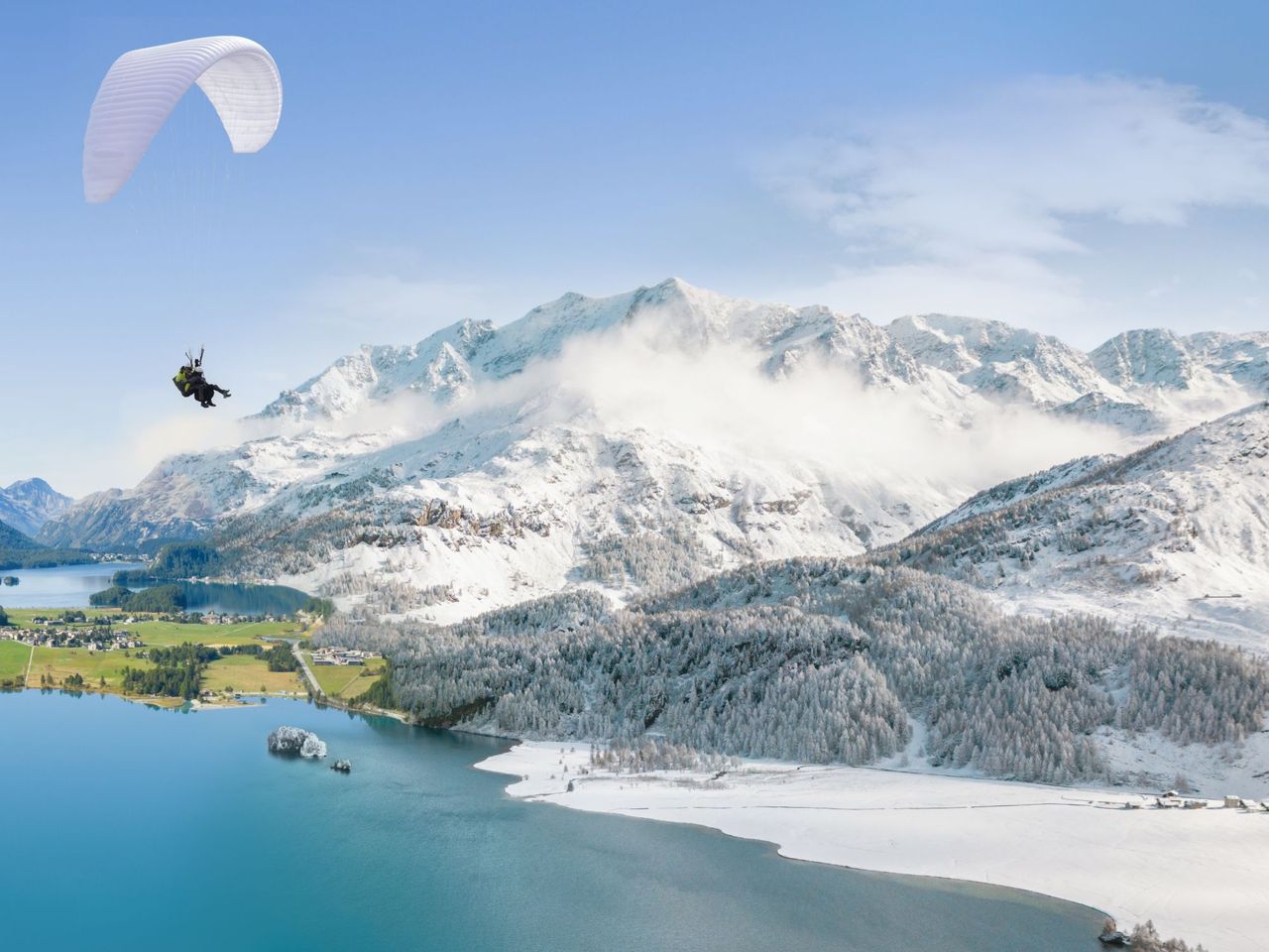 Gleitschirmfliegen im Winter ab St. Moritz
