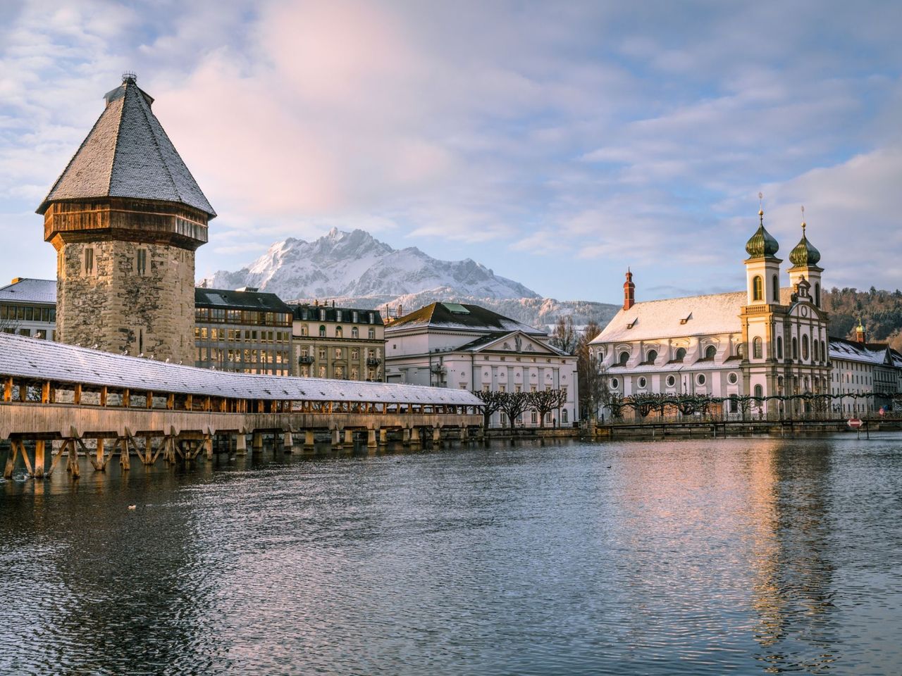 From Zurich: Day trip to Titlis for ski beginners' snow fun
