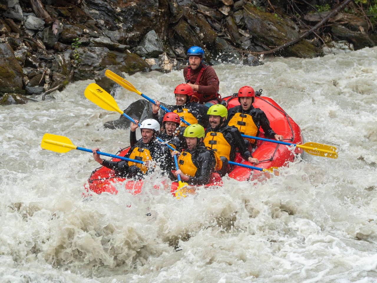 Whitewater Action Rafting auf der Lütschine ab Interlaken 