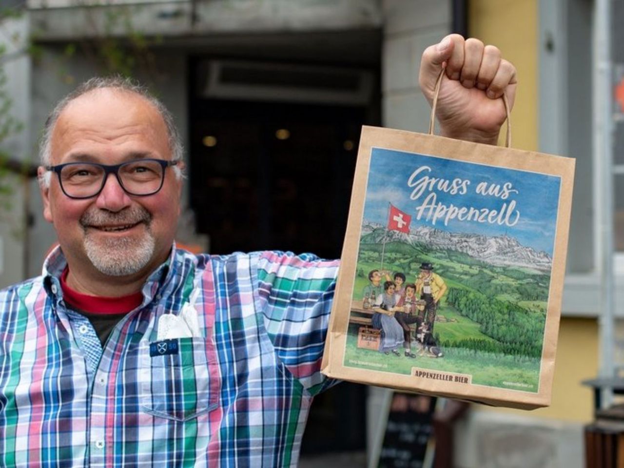 From Zurich: Day tour of mountains, farm, and cheese