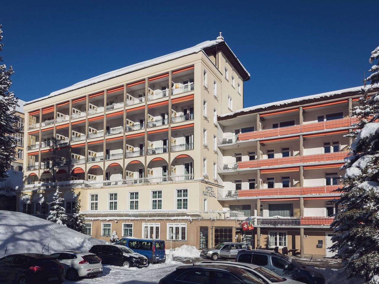 Skitageskarte mit Übernachtung im Hotel National Davos