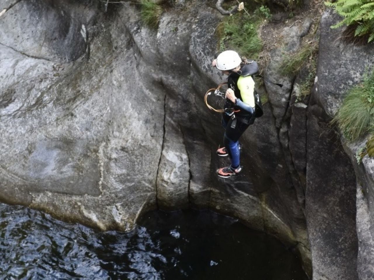 Iragna Schlucht Canyoning für sportliche Einsteiger ab Riviera