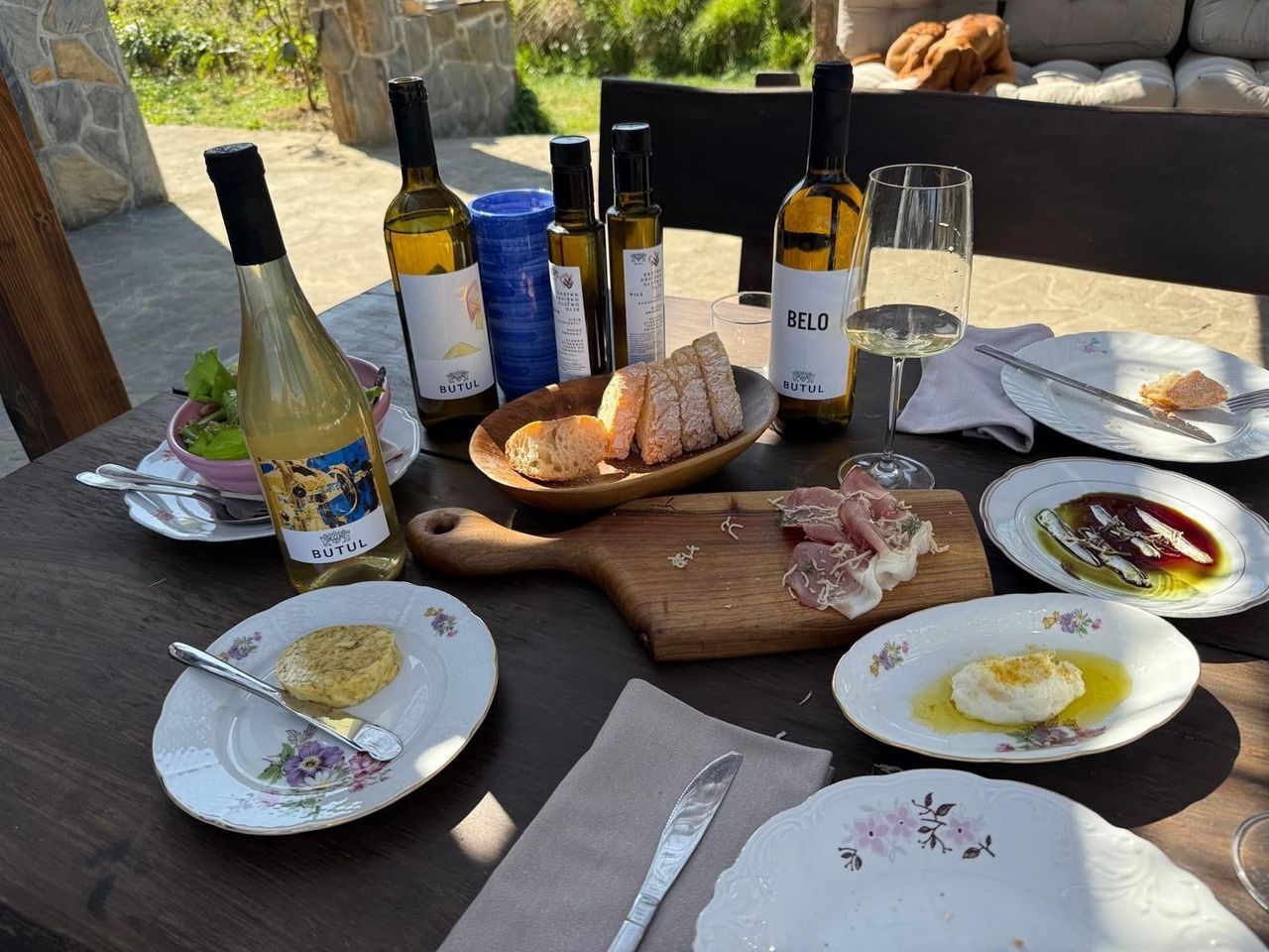 Expérience privée vin & cuisine dans le pavillon de jardin à Baar