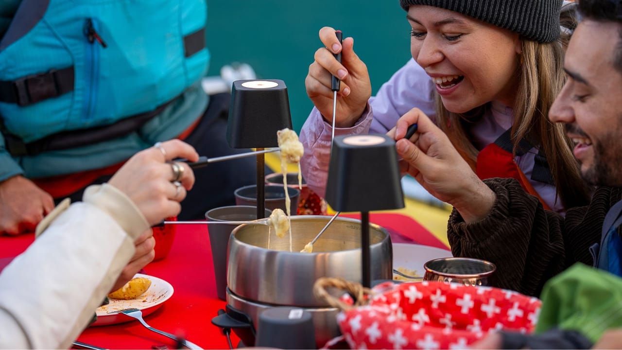 Käsefondue Float auf Aare und Brienzersee