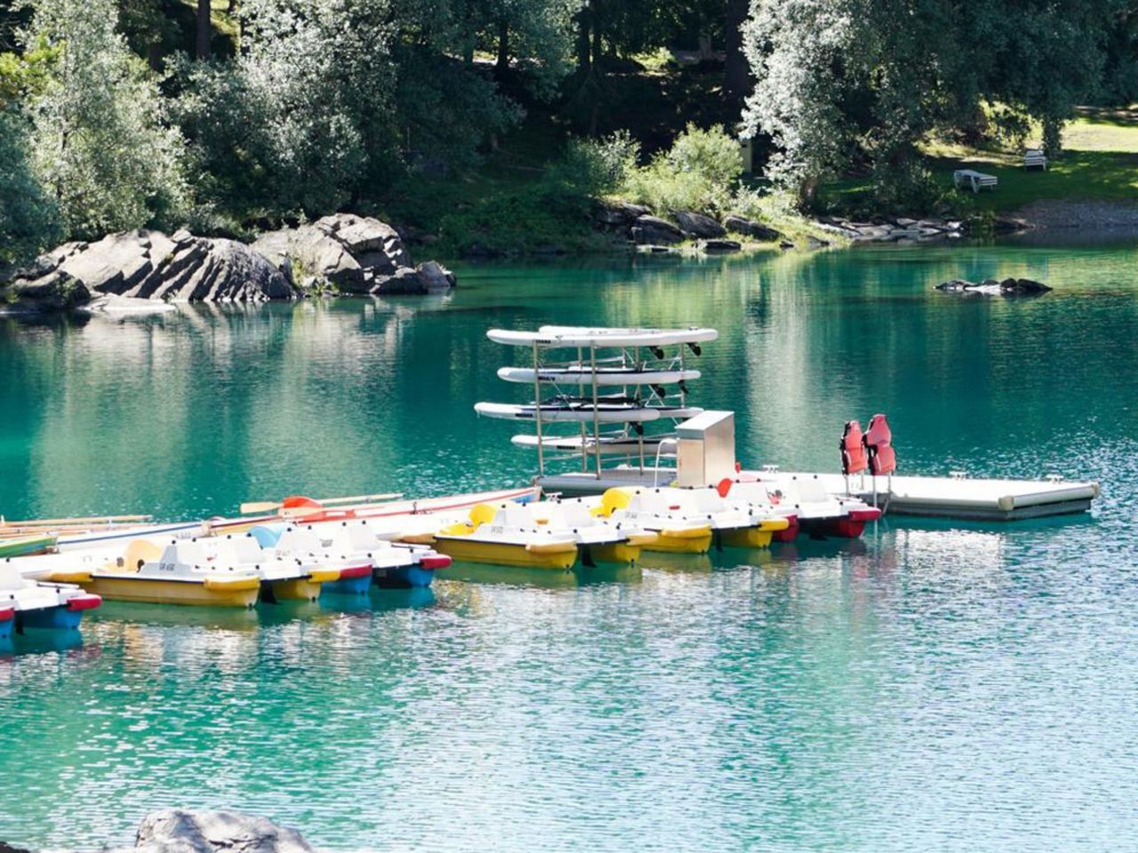 Ab St. Gallen: Privater Tagesausflug ins Heididorf und zum Caumasee