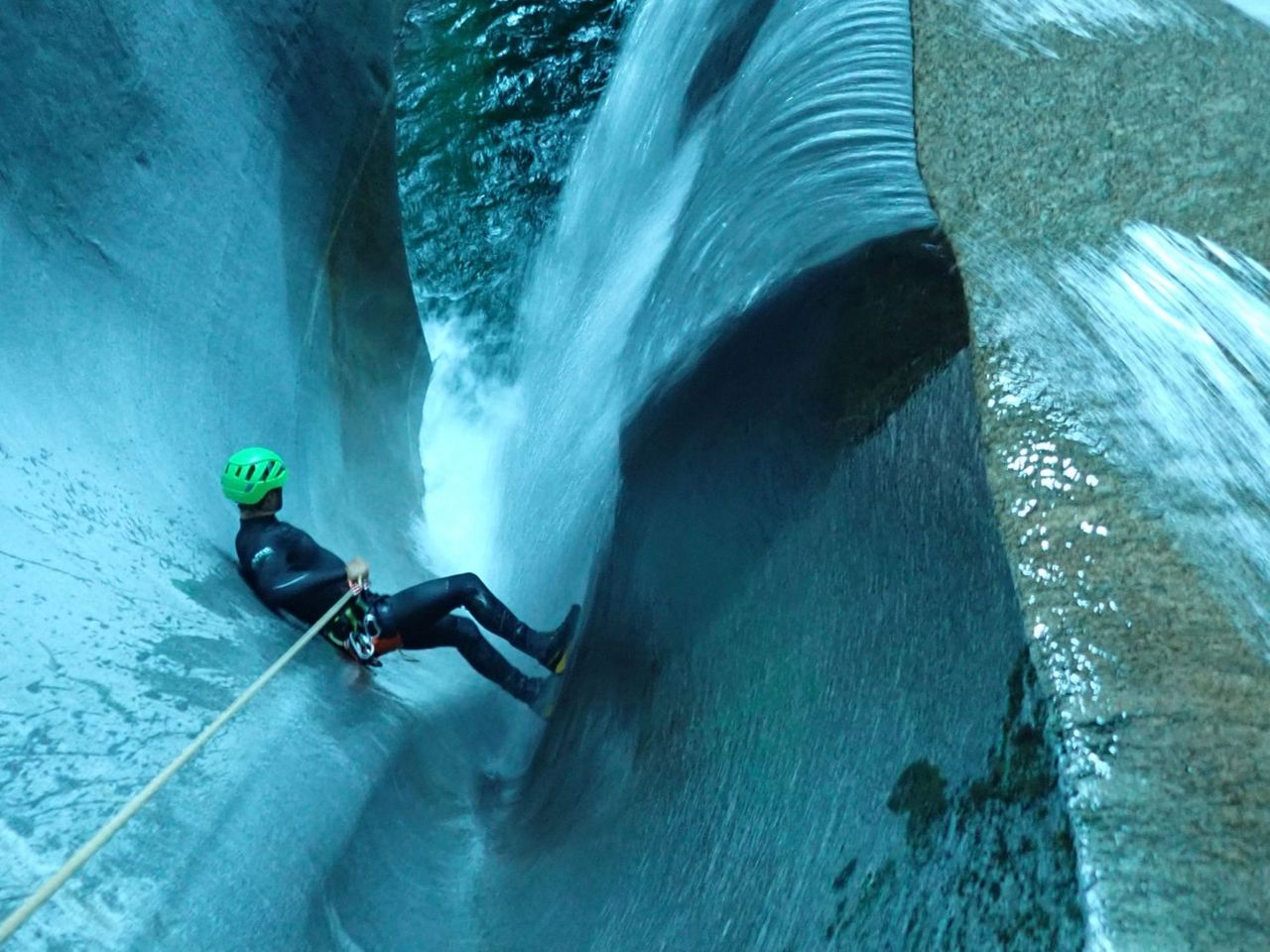 "Lodrino Ultimate" Canyoning für Erfahrene in der Lodrino Schlucht