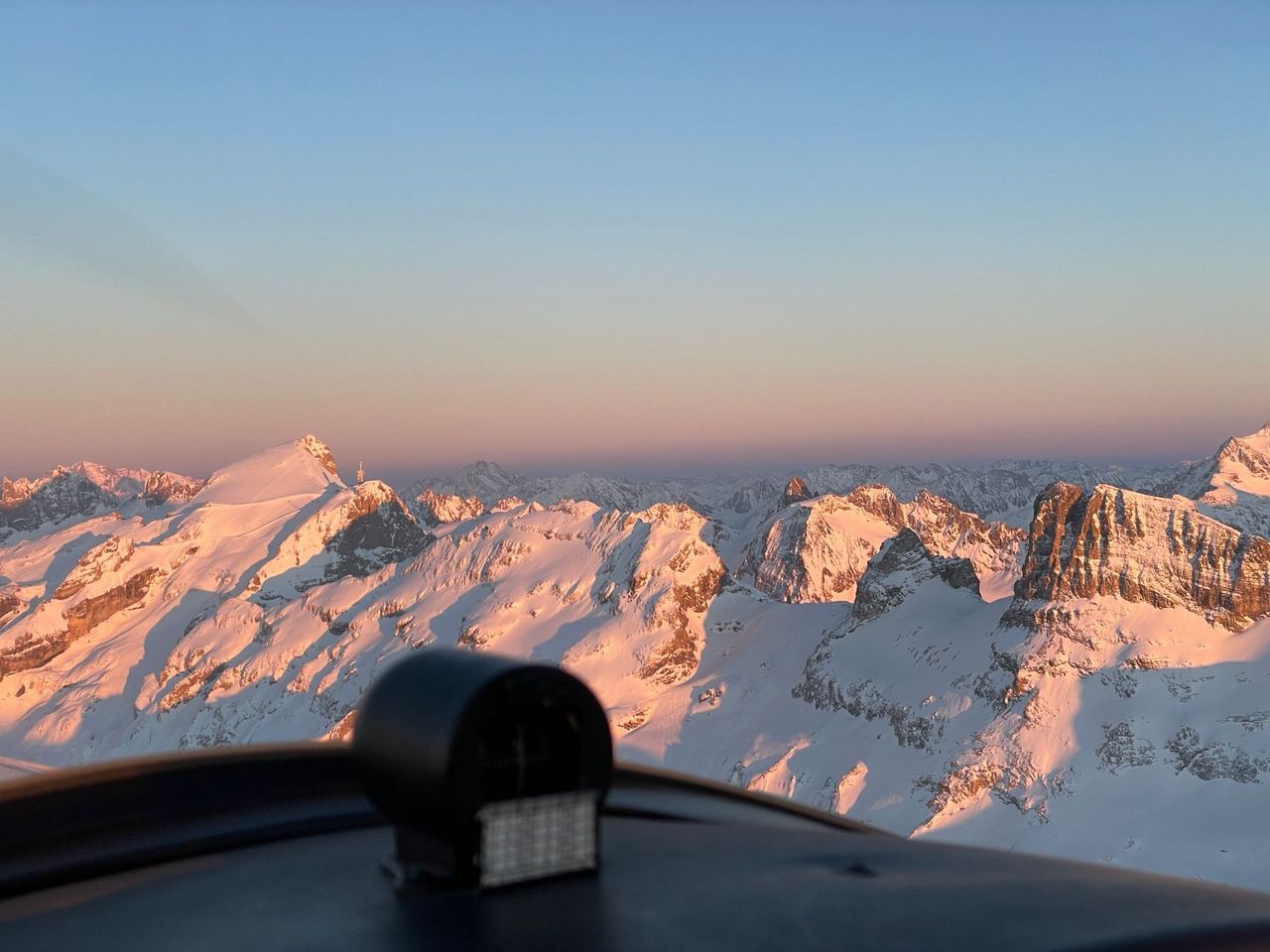 "Alpine Odyssey" 150 min Rundflug ab Buochs