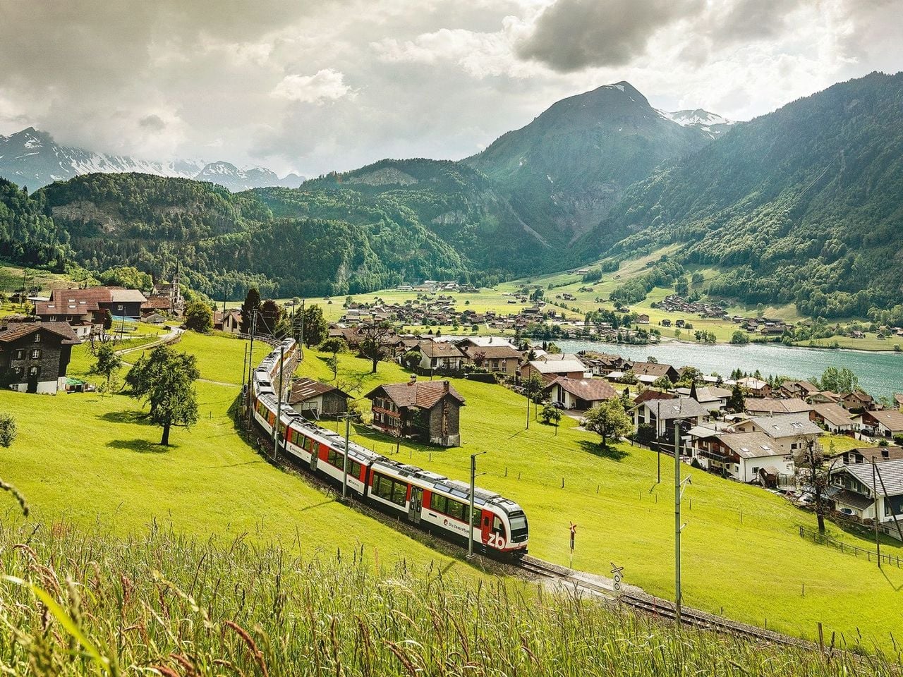 Luzern - Interlaken Express Sitzplatzreservation im Panoramazug