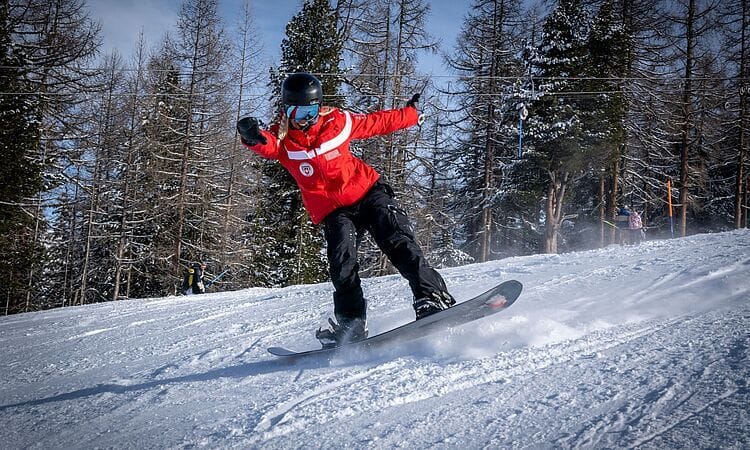 Cours de snowboard privé à Grächen pour 1 à 4 personnes
