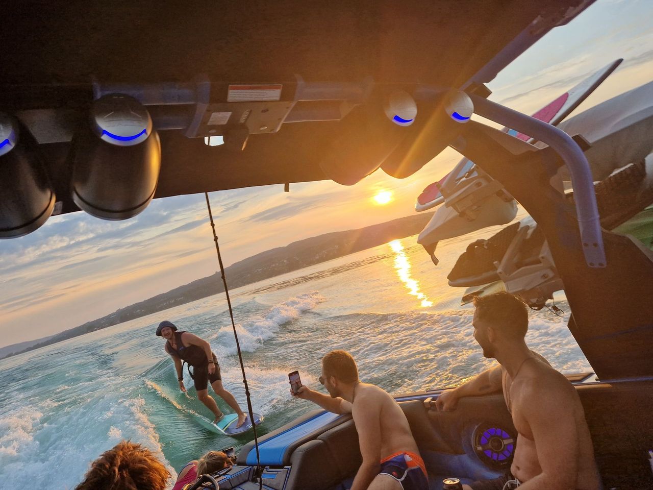 Öffentliches Wakesurfen auf dem Untersee (Bodensee)
