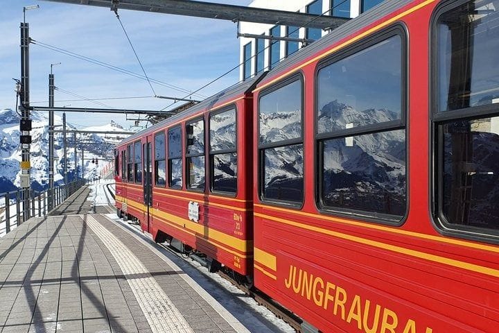 Da Basilea: tour privato di un giorno allo Jungfraujoch