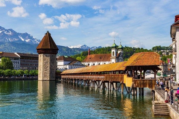 Depuis Zurich : excursion privée d'une journée à Lucerne avec croisière