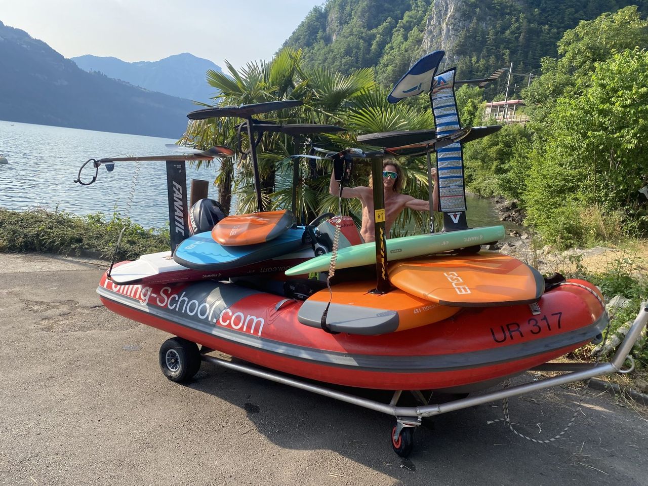 Wingfoilen und Wingsurfen Kurs am Urnersee