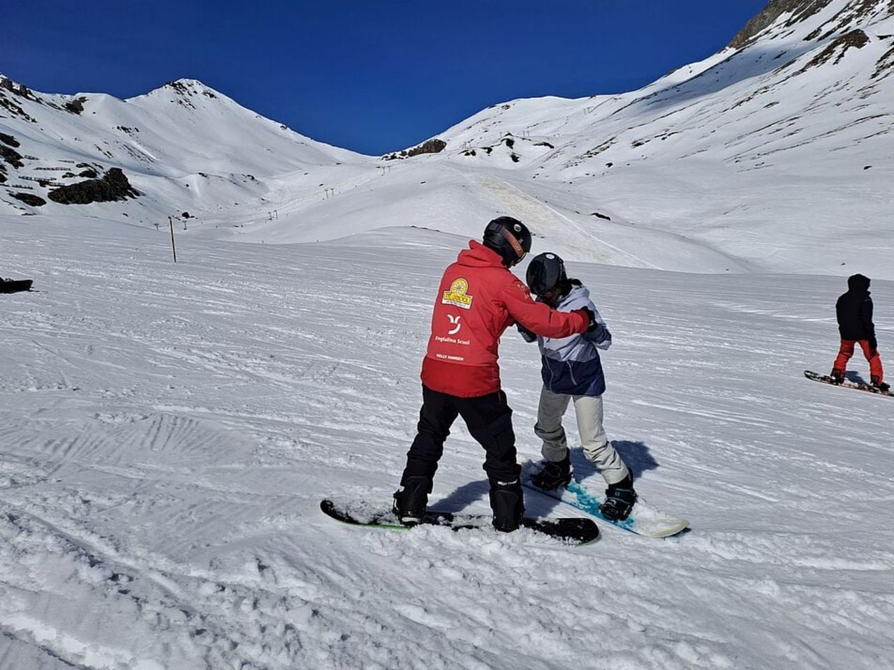 Snowboard lessons for children and adults in Scuol