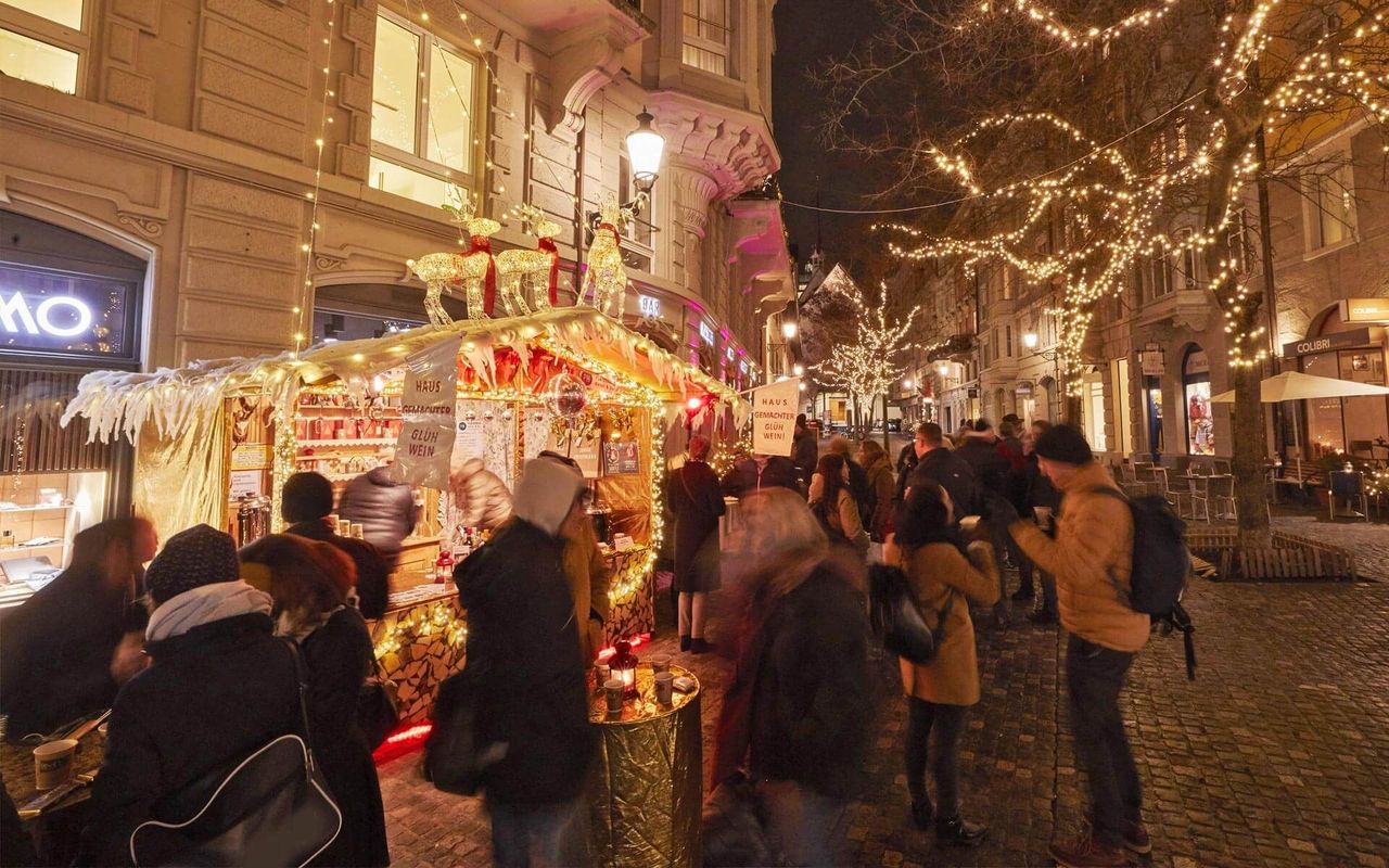 "Operation Weihnachtsmarkt" Outdoor Adventure Room Zürich