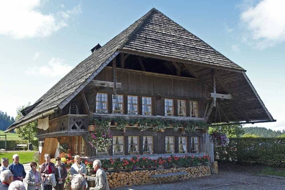 From Zurich: Day trip to Bern with Kambly and cheese tasting