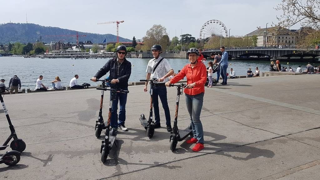 Best of Zürich E-Scooter geführte Privattour