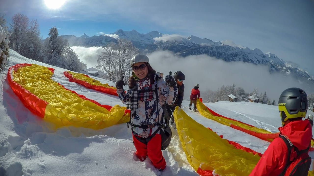 Beatenberg Gleitschirmfliegen Tandem im Winter ab Interlaken