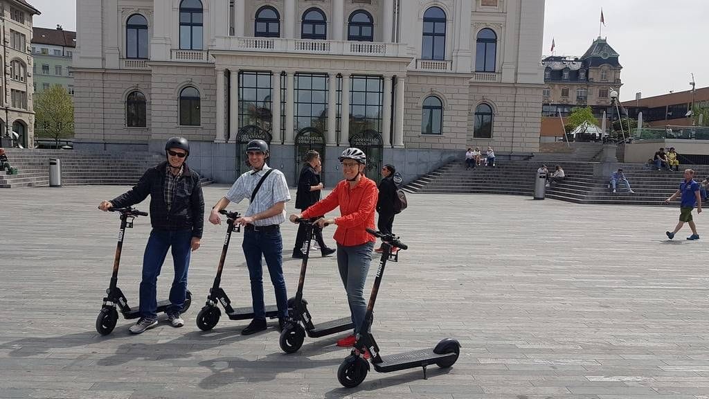 Best of Zürich E-Scooter geführte Privattour