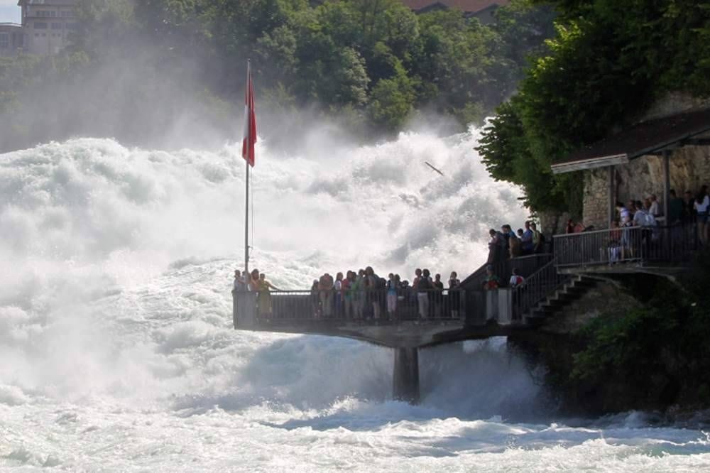From Zurich: Half day bus tour to Rhine Falls and Stein am Rhein