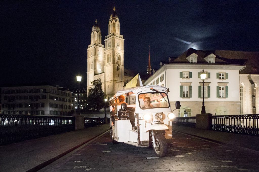 Fondue-Tuk Rundfahrt in Zürich