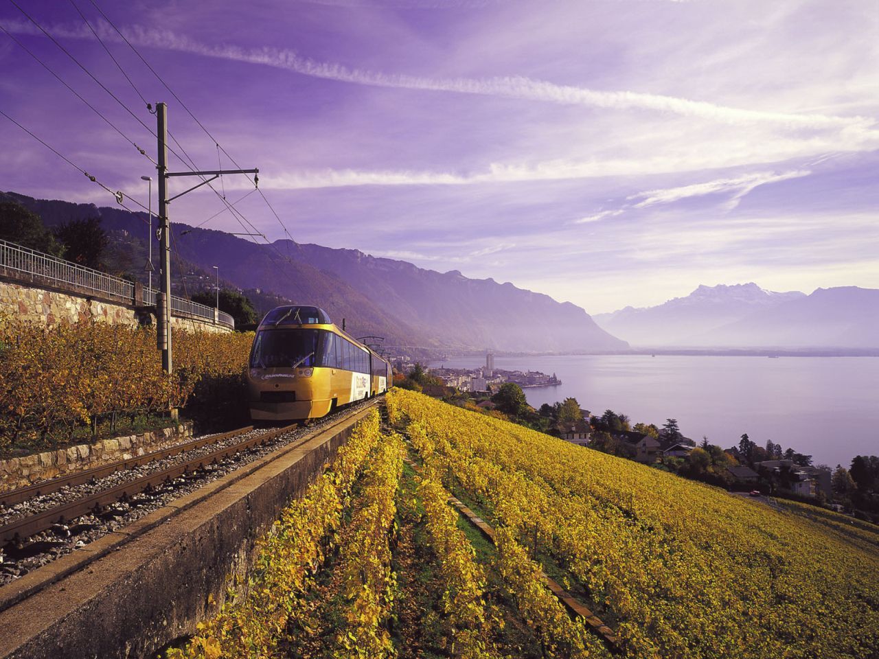 Ab Genf: Bustour Gruyères, Alpkäserei, Schokoladenfabrik und Golden Pass Line