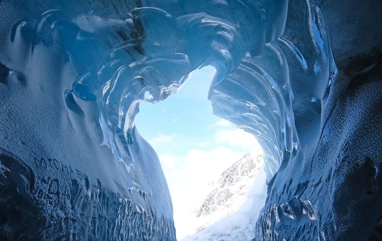 From Geneva: Bus tour to Chamonix Mont-Blanc with Mer de Glace