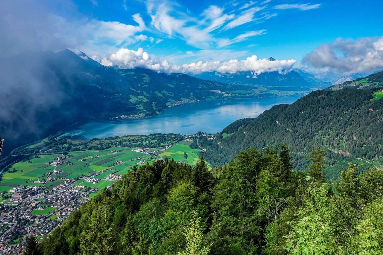 Bahnticket zwischen Zürich Flughafen und Interlaken Ost