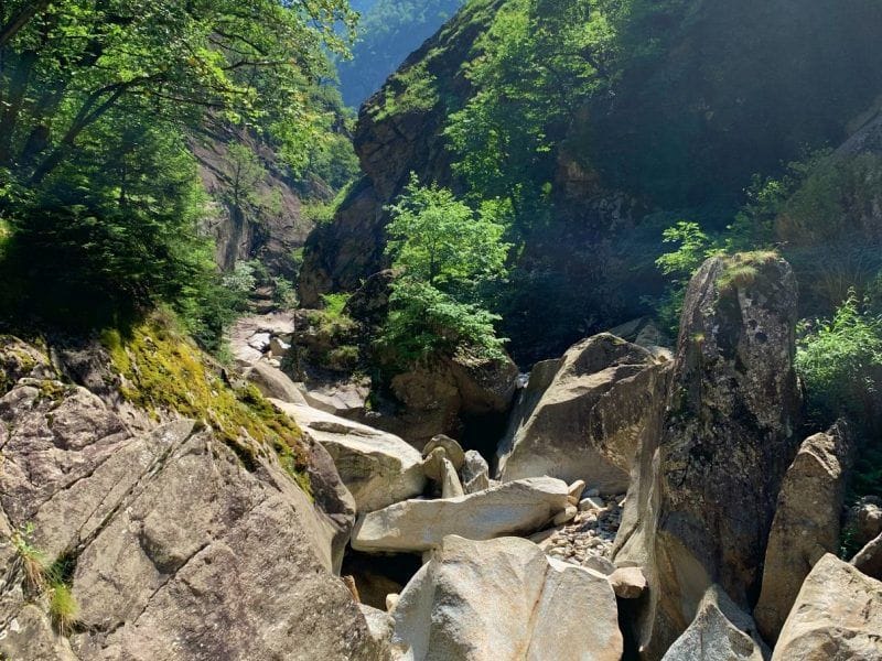 Pontirone Schlucht Canyoning 3 Stunden für Fortgeschrittene